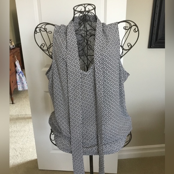 Sleeveless top - Picture 4 of 4